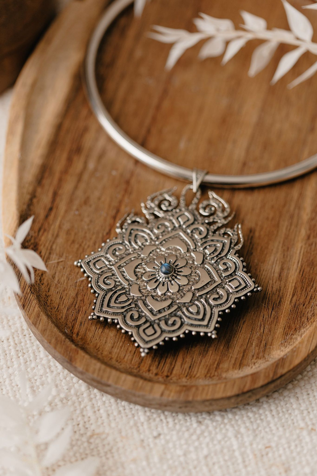 INKARA pendant